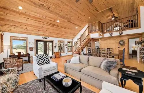 Austin House | Newly Built Thistle Rock Ranch House