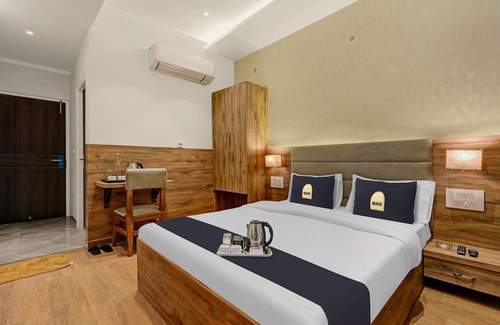 Gomti Nagar Hotel | Townhouse OAK Pratham Inn