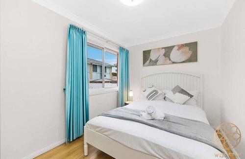 Hurstville House | Hurstville 2Br Granny flat near Shopping & Train