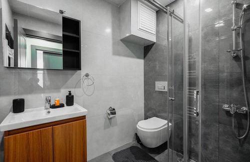 Lara Apartment | Central Flat w Balcony 5 min to Lara Beach