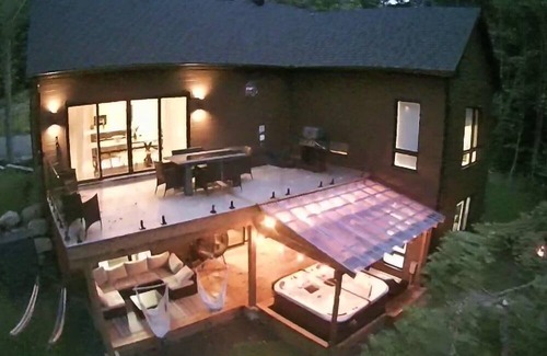Argenteuil Regional County Municipality Ski Chalet | 16 people, dome sauna, lake n river access, spa