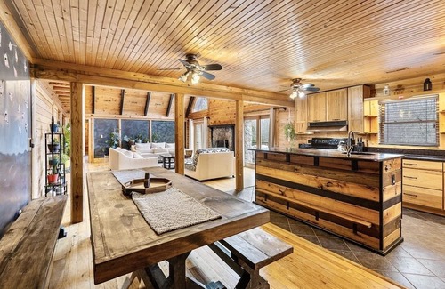 Stafford Cabin | Stunning Cabin Retreat Near Aquia Creek & Potomac!
