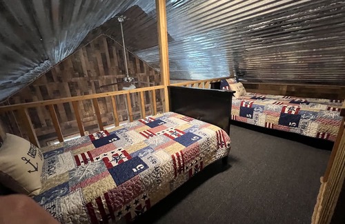 Higden Cabin | Cozy cabin near Greers Ferry Lake!