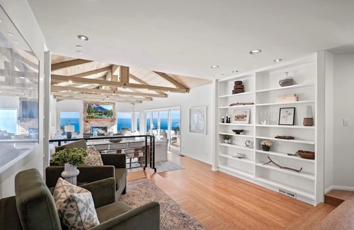 Malibu House | Mount Malibu Mansion l Panoramic Ocean Views + MiniGolf + Hot Tub