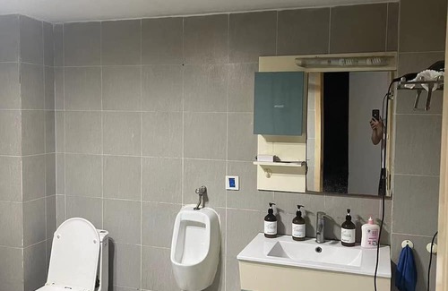 Jiang Bei Apartment | Friendly shared gay guesthouse in Guanyinqiao, Chongqing.