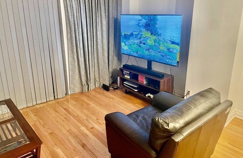 Mississauga Valleys House | Entire 3 Bedroom Townhome
