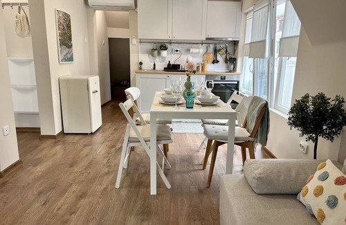 Burgas Apartment | Small cozy place with a view of the city harbor close to the center