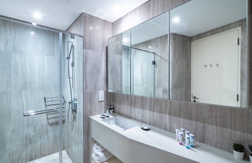 Jadaf Apartment | GuestReady - A View of the City Skyline - D1 Tower