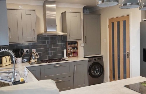 Chalford House | 3 Bedroom (Sleeps 6) Bungalow in Stroud