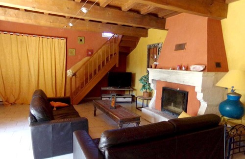 Bellegarde Apartment | Homerez - Nice appartement for 6 ppl. with shared pool and terrace at Bellegarde