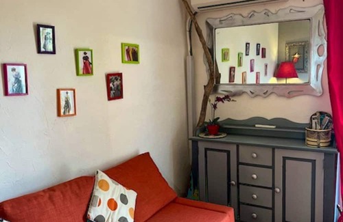 Bellegarde Apartment | Homerez - Appartement for 4 ppl. with shared pool and terrace at Bellegarde