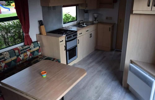 Saint-Bonnet-le-Chateau House | Camping de la Belle Etoile * - Vintage Mobilhome Verona 2 bedrooms Terrace 5 people