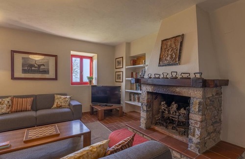 Sassetta Villa | L'Incrociata - Seven Bedroom Villa, Sleeps 11