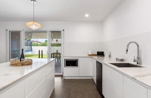 The Entrance North House | Coastal Retreat Heated Plunge Pool with Pool Table