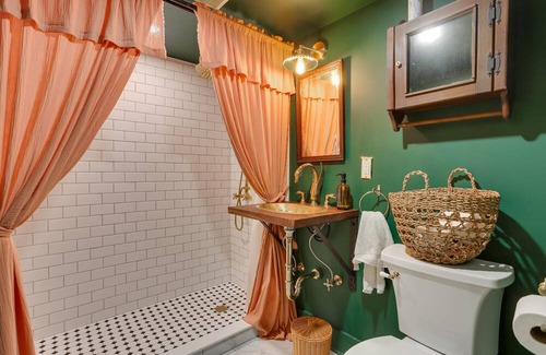 Sussex House | Wantage Getaway w/ Private Pickleball Court!