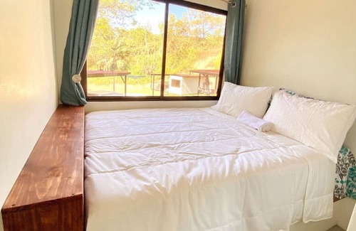 Uvita Cabin | Modern Jungle Cabana#3 - 2 Bedroom Queen bed & private bathroom, close to beach