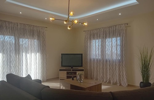 Samos House | Comfortable villa with sea view! Free parking and garden with outdoor furniture.