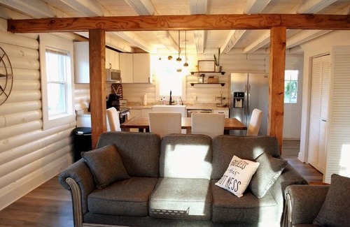 Mount Mourne Cabin | Modern Waterfront Cabin in Mooresville, NC! The perfect tranquil escape