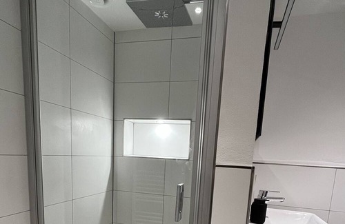 Pelm Apartment | Wellness Appartement Eifelglück mit Blick auf die Pelmer Kasselburg