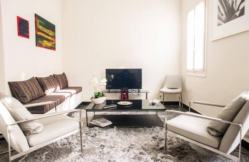 Nea Chalkidona Apartment | Sunny flat w/h balcony and homey feel near metro