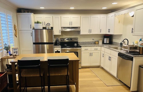 Lower Avenues Condo | Cozy Room in the SLC Avenues with Two Cats