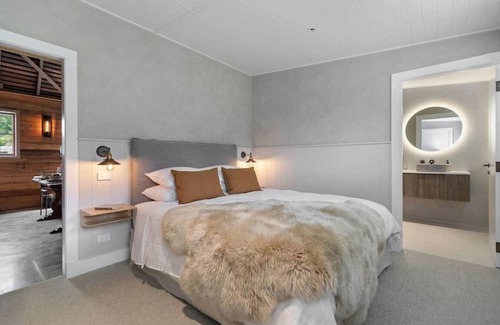 Lower Shotover Cabin | Hicks Cottage Retreat