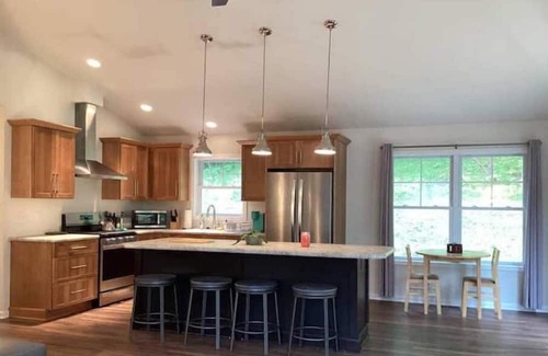 Holcomb Cottage | Modern Nature - A Home in the Hills