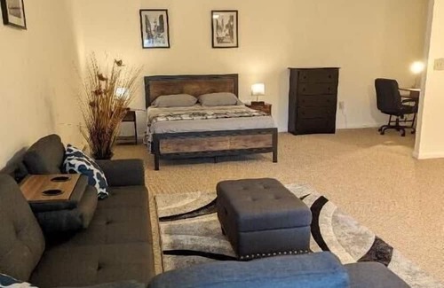 Fairfield Apartment | Studio apartment in a secure executive building near 2 major hospitals and beach