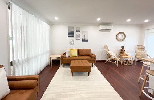 Central Coast House | The Swan Lakehouse, on Budgewoi Lake