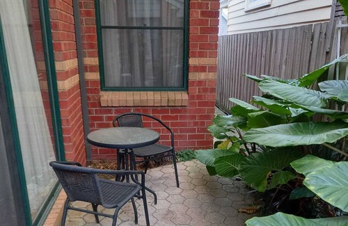 Geelong West House | Cosy apartment located close to shops, restaurants and Geelong CBD