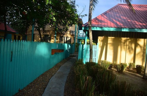 Placencia House | Nautical Inn 15-Delightful Tiny Home-Beach Resort