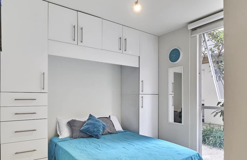 Santa Maria la Ribera Apartment | New Apt. with colorful terrace l Pet friendly