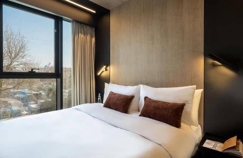 Bat Yam Apartment | Magnificent 1BR Suite Near Rothschild Boulevard