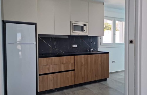 Almerimar House | Holiday Home 'Apartamento Gaviota 6' with Shared Terrace, Wi-Fi and Air Conditioning