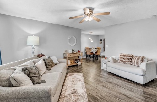 Owensboro House | Updated home close to hiking trails, ballpark's and downtown. Pet friendly!