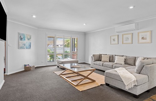 Pelican House | Serene Family Paradise