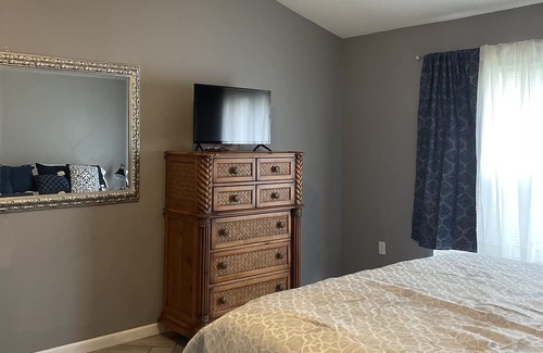 Winter Haven House | Relax with the whole family at this peaceful place.