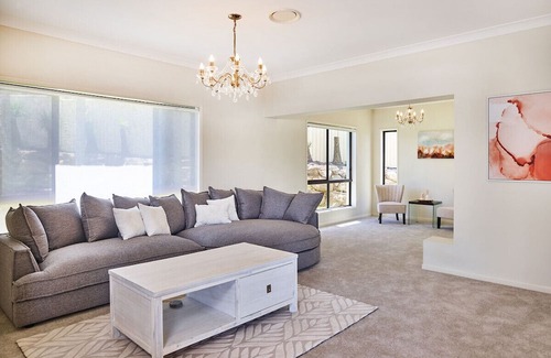 Oxenford House | Luxurary Family Home with Mt Views