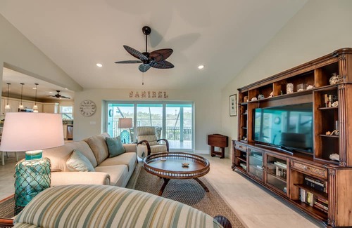 Beachview Country Club Estates Villa | Cape Coral 857 - Three Bedroom Villa, Sleeps 10