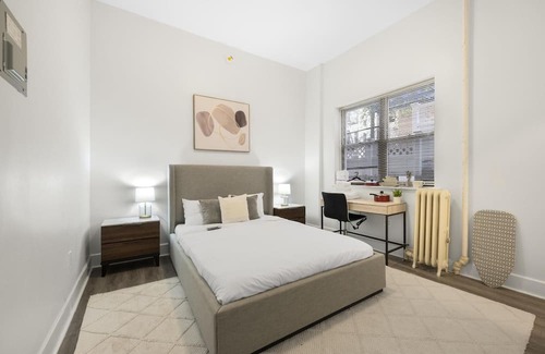 Brooklyn House | Sleek & Stylish Apartment in Trendy Brooklyn
