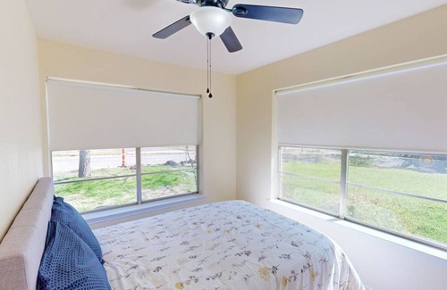 Denton House | Spacious home with front/back yards & great location near downtown