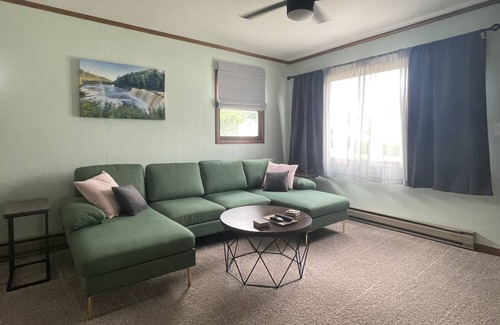 Houghton Lake Cabin | Centrally located and about 120 steps to shore. Dog Friendly!