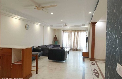 Delhi Apartment | BnBBuddy Connaught Place Elegant 3 BHK+Study