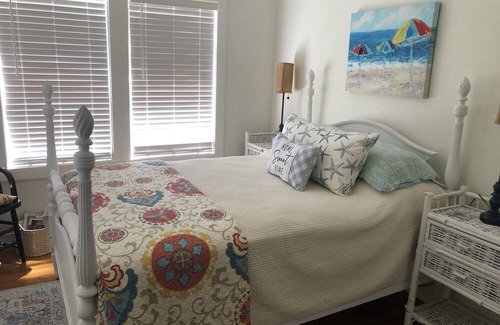 Mississippi City House | Charming cottage near beach!