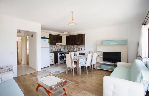 Palamutbuku Apartment | House w Balcony and Garden 1 min to Beach in Datca