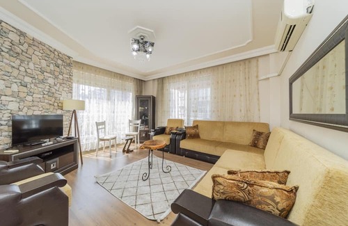 Antalya City Centre Apartment | Central Flat w Balcony 10 min to MarkAntalya Mall
