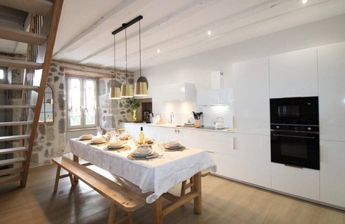 Thiezac Cottage | Gite Thiézac, 4 bedrooms, 9 persons