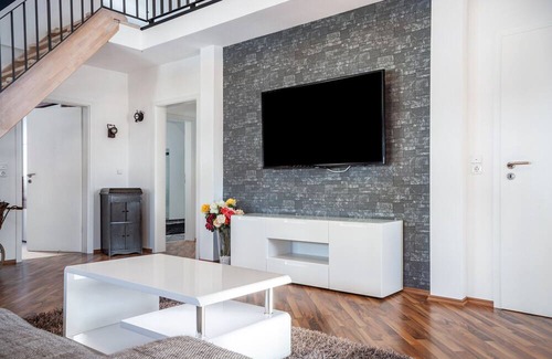 Durach Apartment | Apartment 'Ferienwohnung Im Allgäu' with Mountain View and Wi-Fi