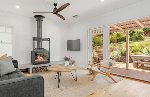 Red Hill House | Arcady House - Tucked Among The Trees