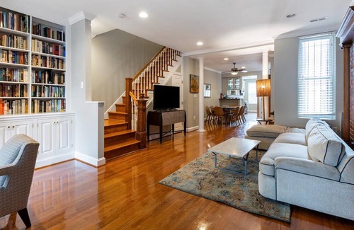 Capitol Hill House | A Capitol Hill Home Large and Comfortable 4BR 2.5 Bath
